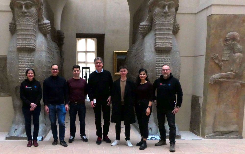 L’équipe franco-allemande au Louvre (CNRS - DESY/CSMC-UWA)